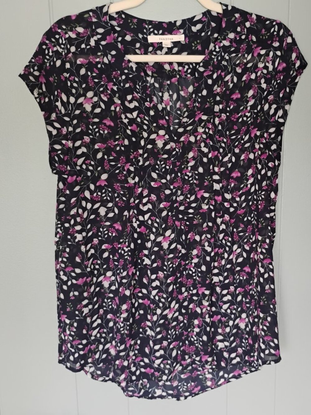 Fun 2 Fun Large Kenmore Split Neck Blue and Purple Top